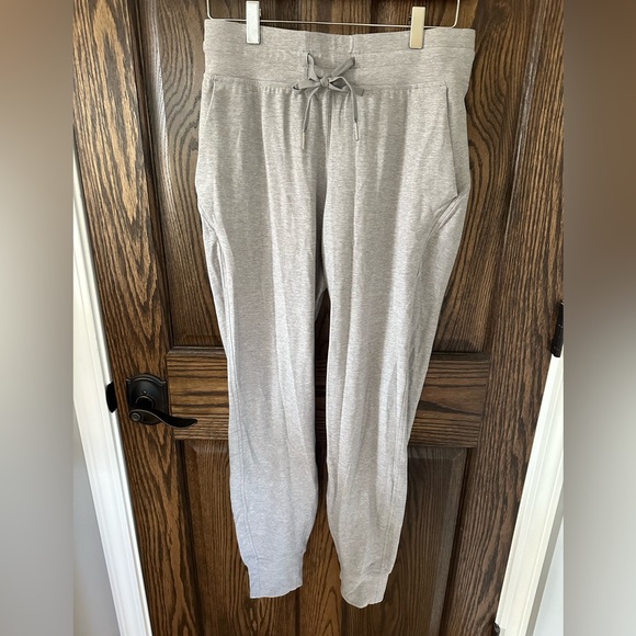 lululemon athletica Pants - Lululemon Ready to Rulu jogger size 6 gray
